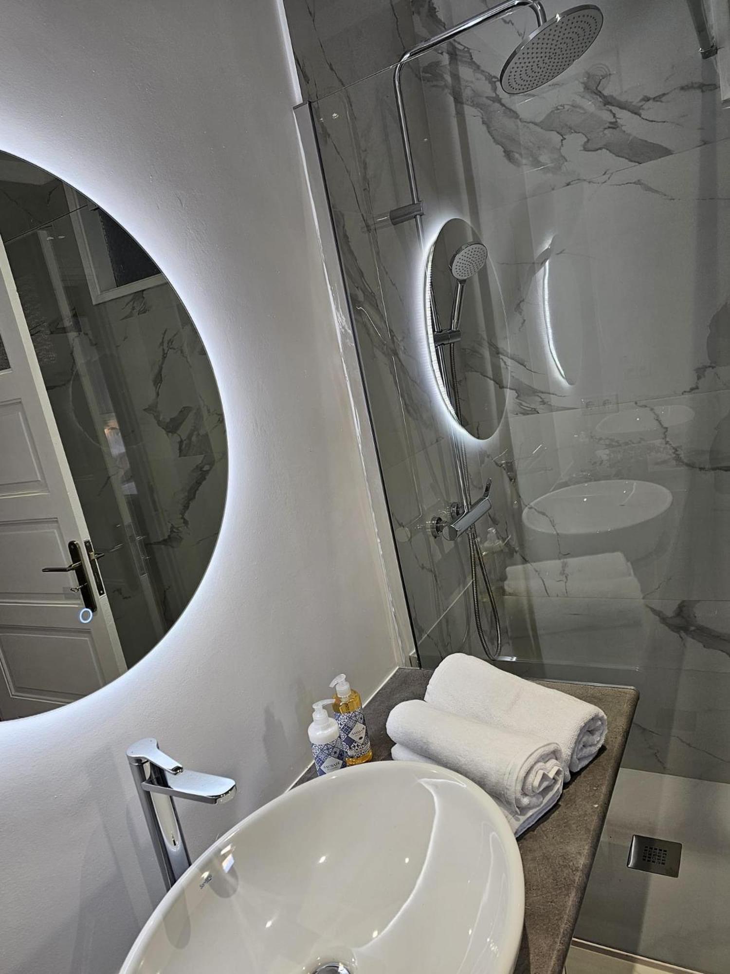Lm Art Apartments OOporto Esterno foto